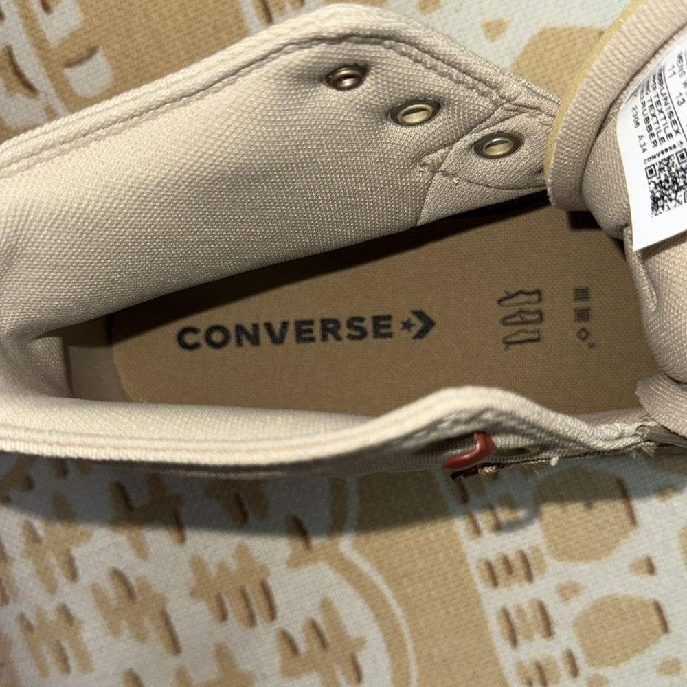 Men’s Converse Sneakers NWOT - Picture 9 of 9